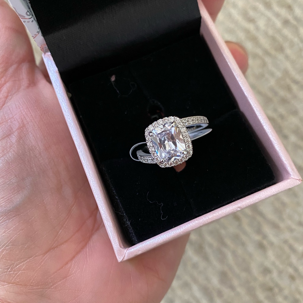 Peermont Jewelry Rhinestone Gorgeous Engagement Ring New Size 8